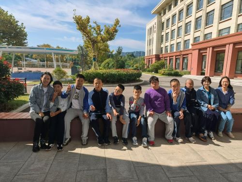 合影.jpg